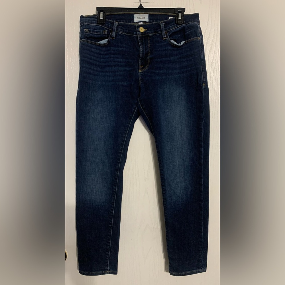 Frame Le Garcon Mid Rise Straight Leg Jeans in Freeman